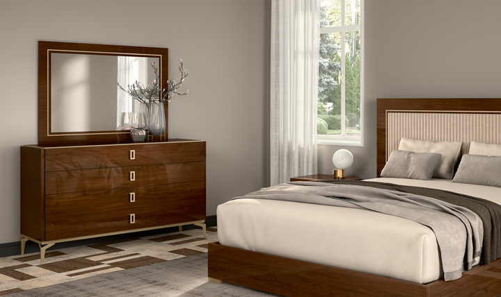 Eva 4 Drawer Dresser with Brass Handle