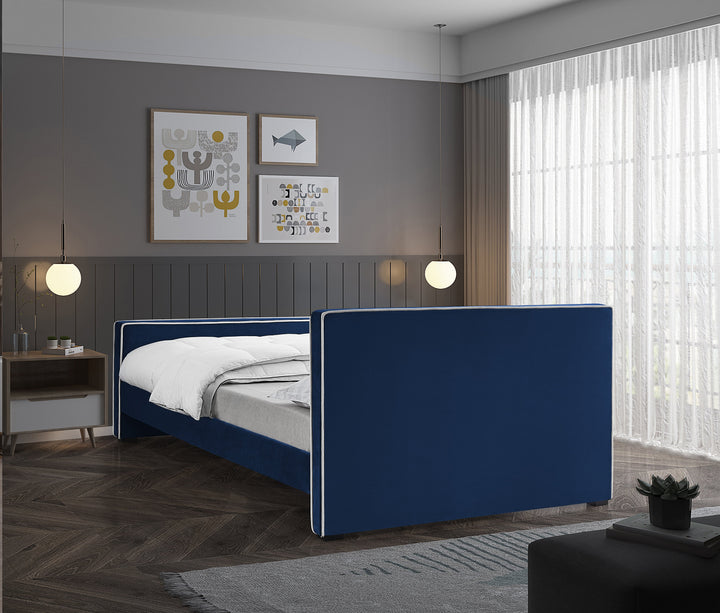 Dillard Bed-Beds-Jennifer Furniture