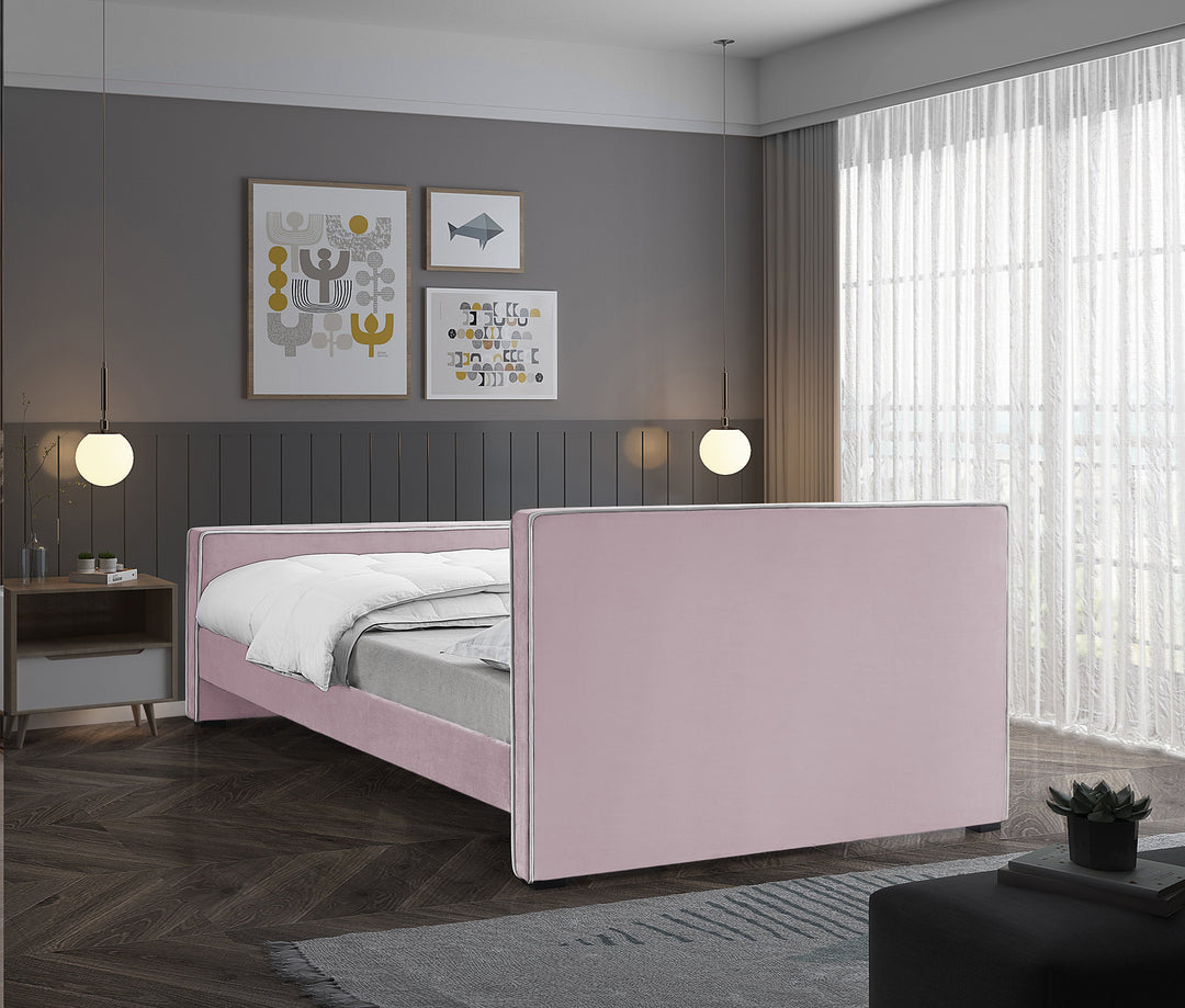 Dillard Bed-Beds-Jennifer Furniture