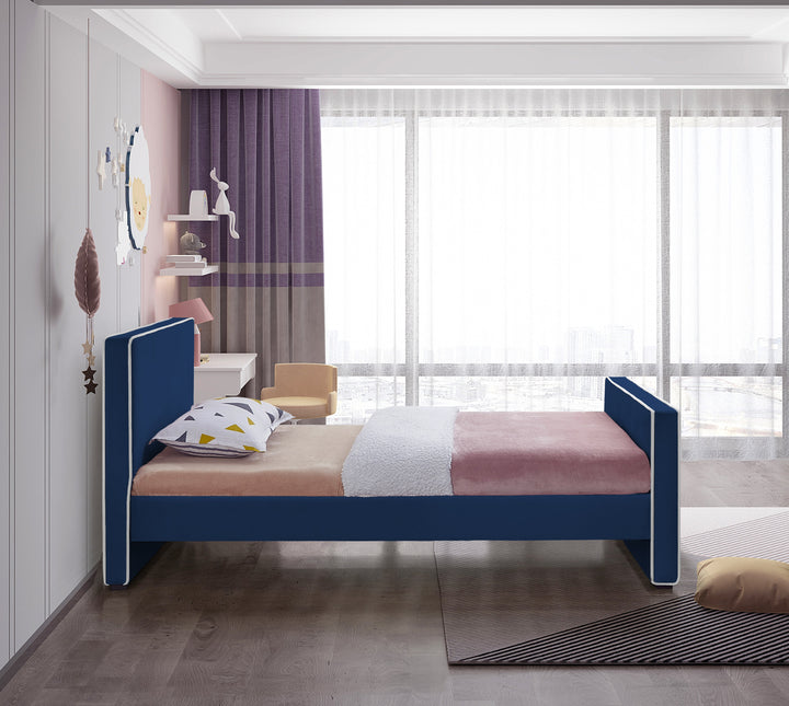 Dillard Bed-Beds-Jennifer Furniture