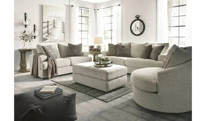 Soletren Loveseat-Loveseats-Jennifer Furniture